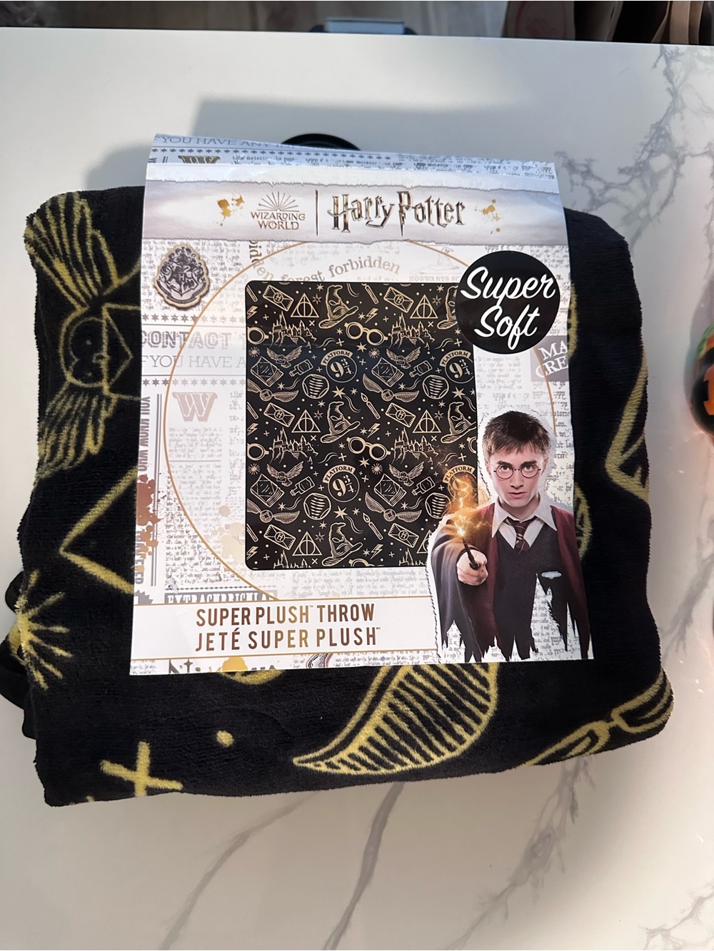 NWT Harry Potter Super Plush Throw Blanket - Black and Gold